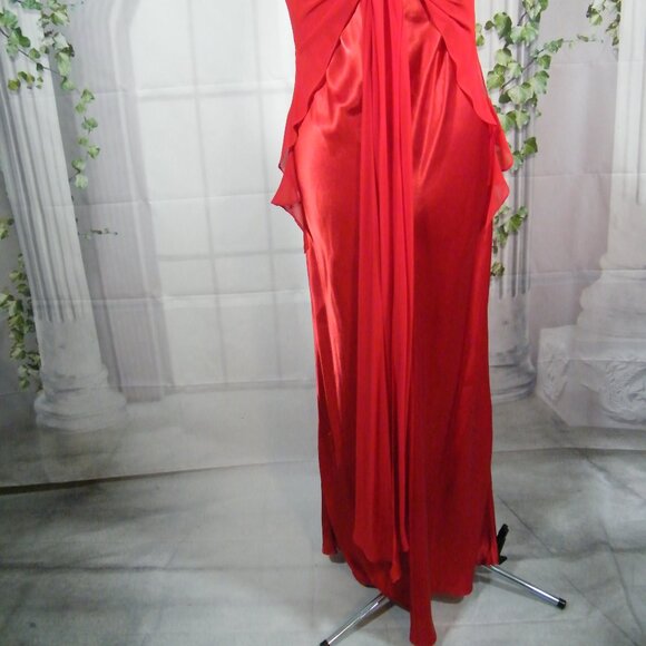 Robe de Bal ou demoiselle d’honneur en Satin Rouge Taille 4 - Picture 5 of 7